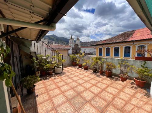Quito Historic Center Hotel | Hostal Benalcazar