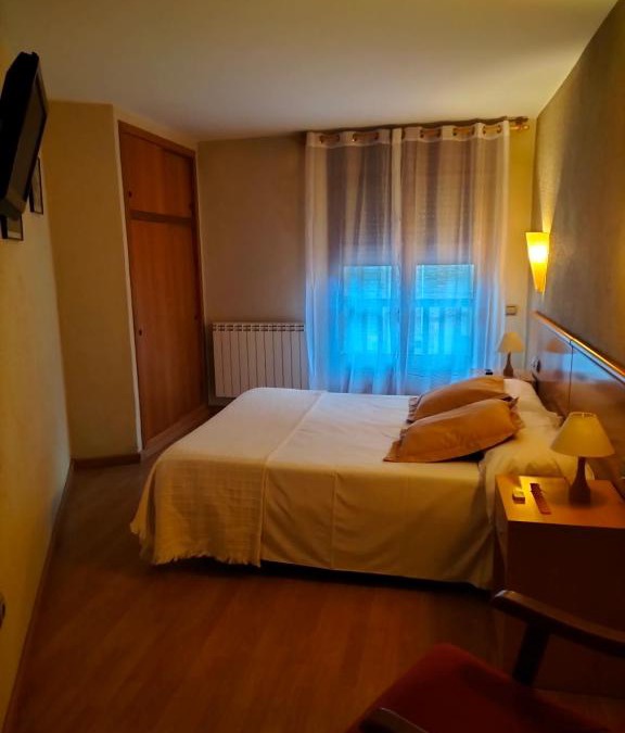 Cantonigros House | Hostal Cabrerès
