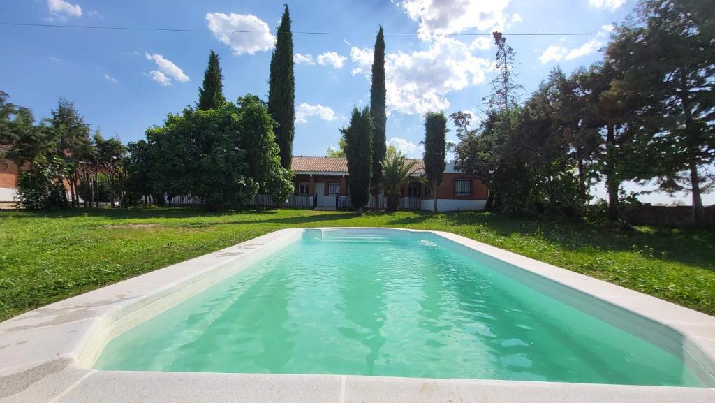San Martin de Montalban House | Hostal Restaurante San Martin de Montalban