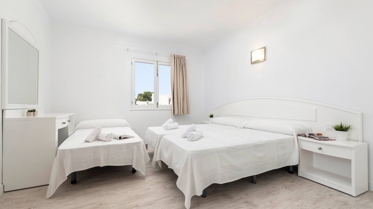 Cala d'Or Hotel | HOSTAL TALAMANCA HAB. TRIPLE - Friendly hostel recently refurbished just a stone's throw f