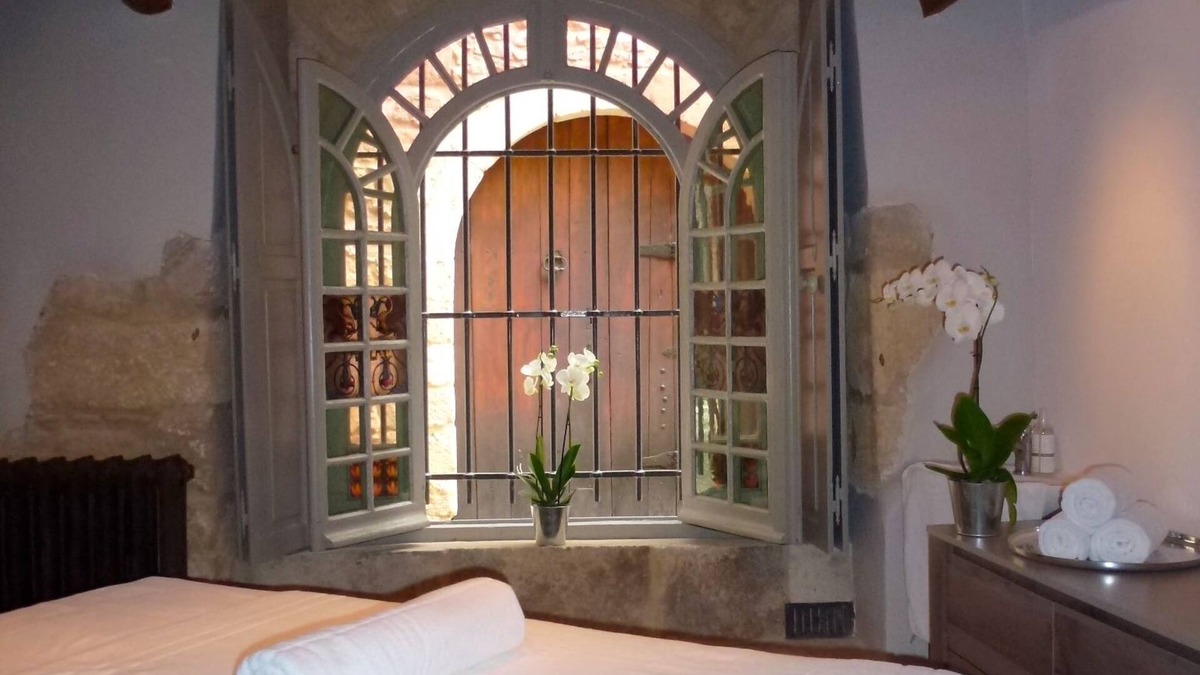 Collias Hotel | Hostellerie Le Castellas