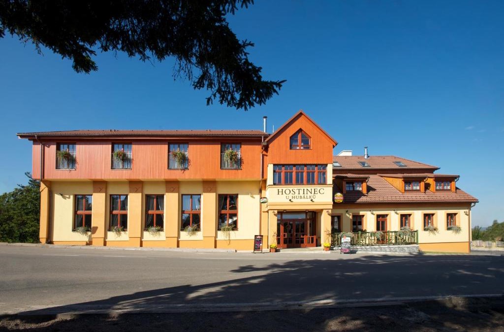 Kostelec nad Orlici House | Hostinec U Hubálků