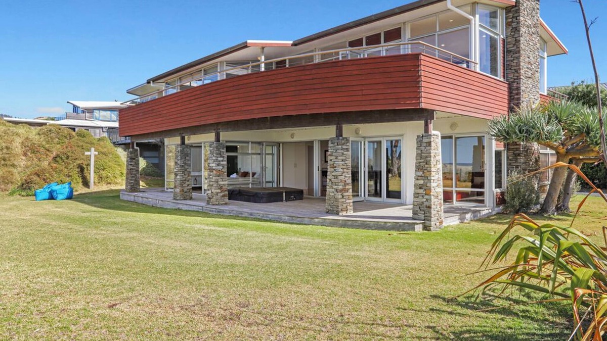Whiritoa House | Hosts on the Coast Beachside Beauty Whiritoa