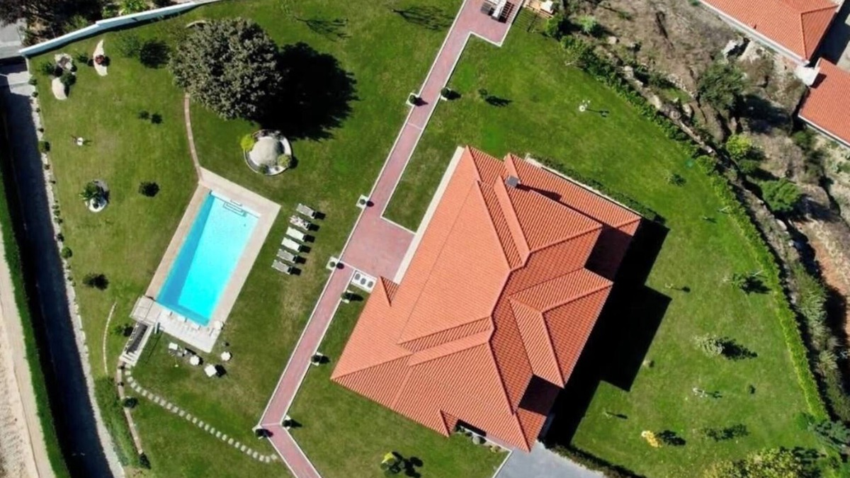 Miguas House | HostWise – Douro View Villa w/10 Suites and Pool
