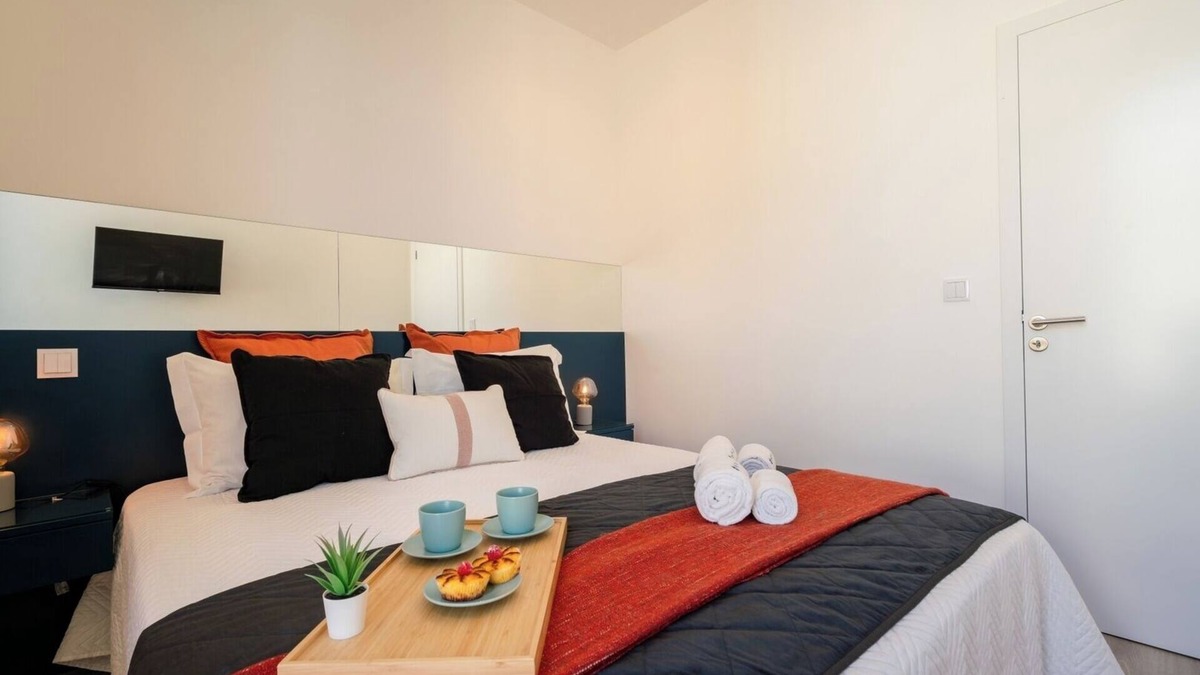 Aldoar Apartment | HostWise - Seaside Trendy Flat