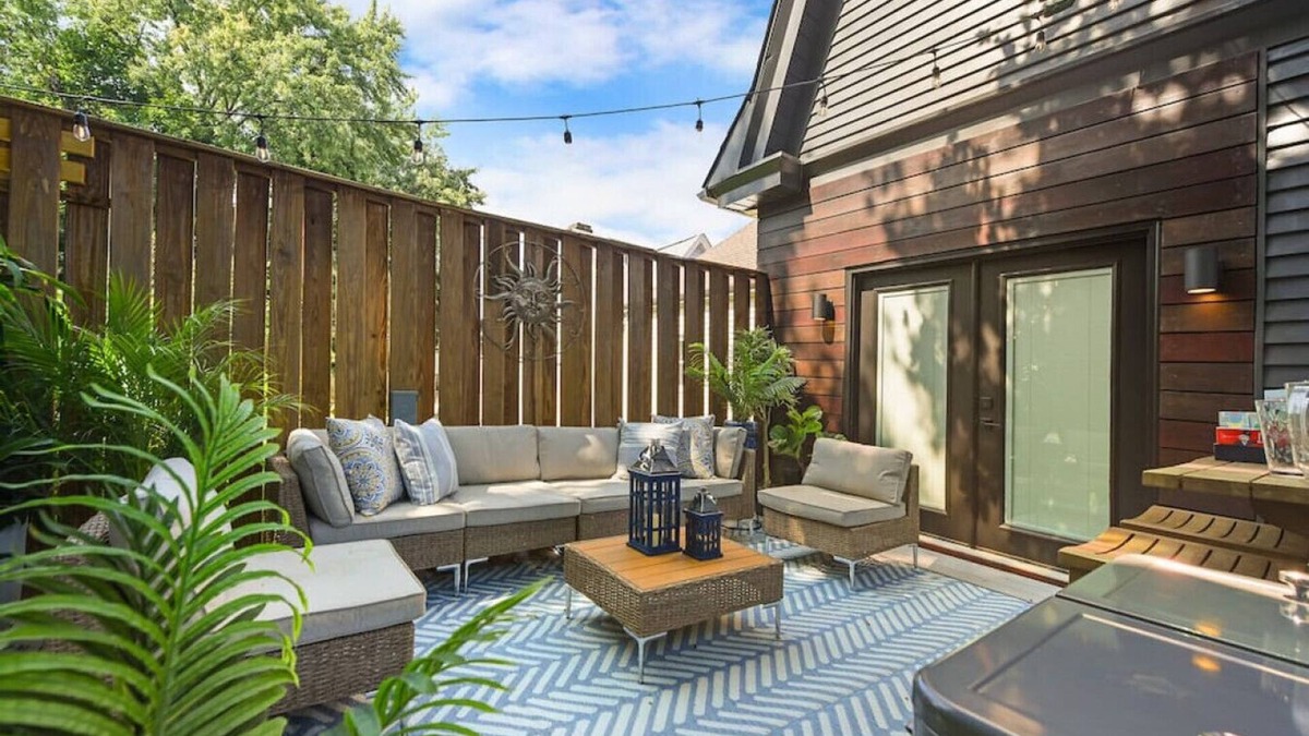 Mount Washington House | ★ HostWise Stays ★ Hot Tub, great outdoor area, off-street parking, more!