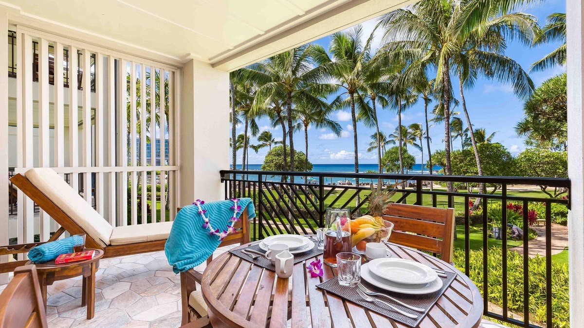 Kahuku Condo | Hot Deal! Turtle Bay Villas 205 by Gather: Beachfront w/Shared Pool, Spa, Lanai