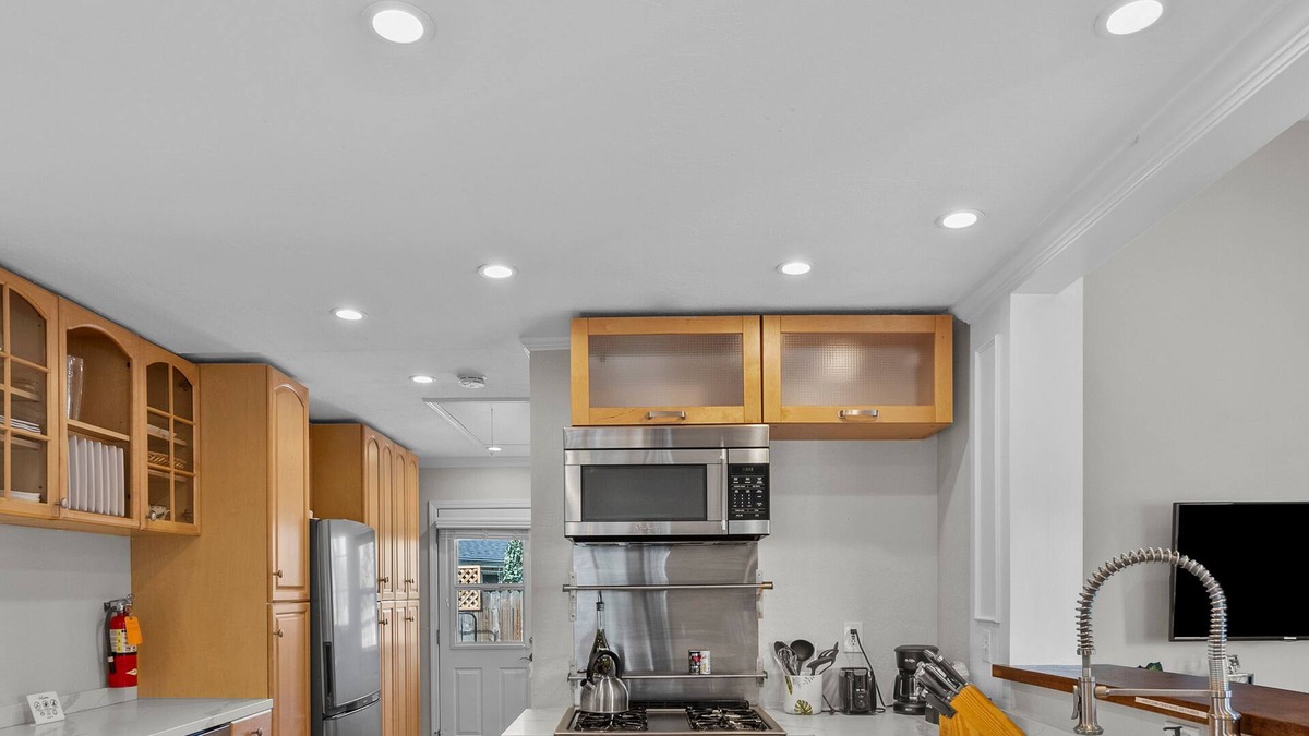 Napa House | Hot Tub | 2 Bed | 2 Bath | Downtown Napa Escape