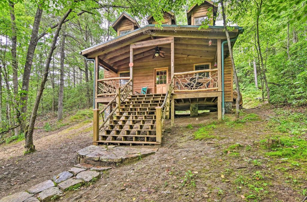 Asheville House | Hot Tub and Furnished Porch Balsam Grove Cabin