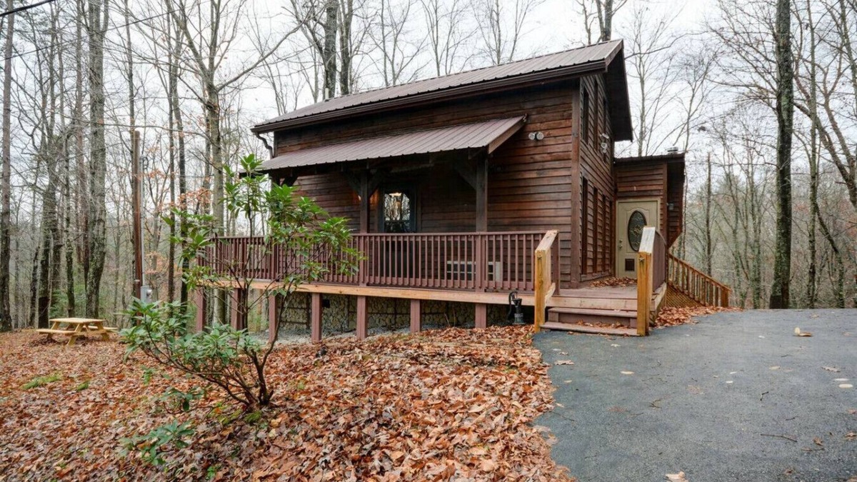 Campton Apartment | Hot Tub | Arcade | WiFi | Whispering Winds - RRG!