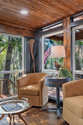 Jefferson House | Hot Tub At Whiskey Barrel, Waterfront, Pickleball