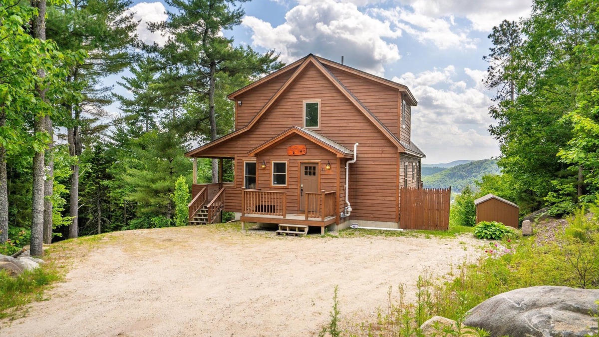 Bryant Pond House | Hot Tub | Breathtaking Views and Dog Friendly