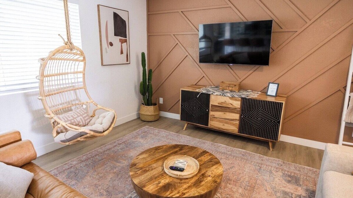 Gilbert House | Hot tub , cruisers, Putting Green & Pet Friendly