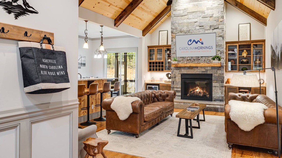 Hendersonville House | Hot Tub, Game Room & Fire Pit | 5BR Hendersonville + Biltmore Pass