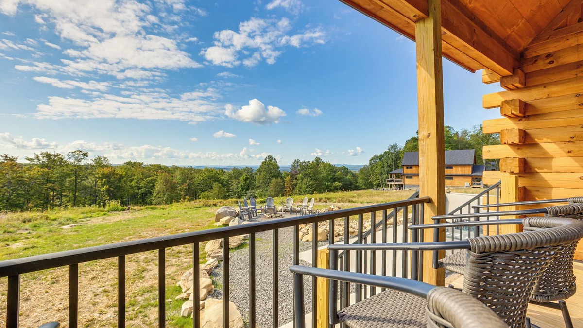 McHenry Cabin | Hot Tub + Game Room: Mtn Cabin in Deep Creek Lake
