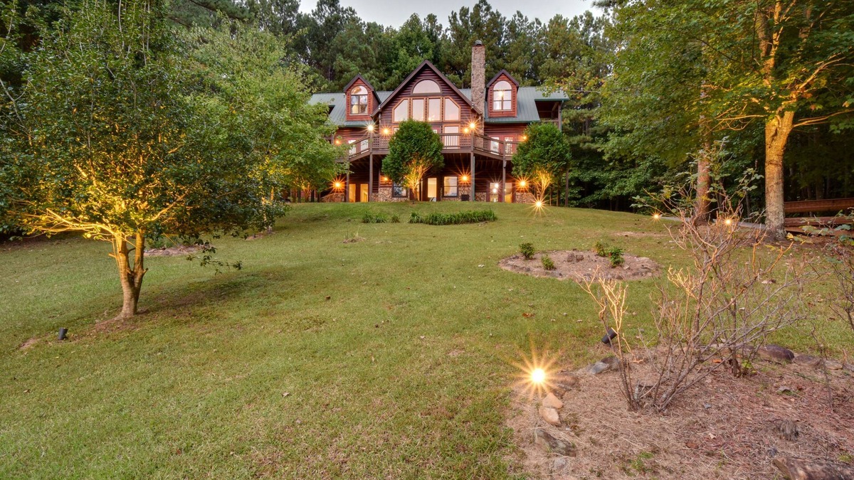 Ellijay Cabin | Hot Tub, Game Tables & Mtn Views: Ellijay Cabin