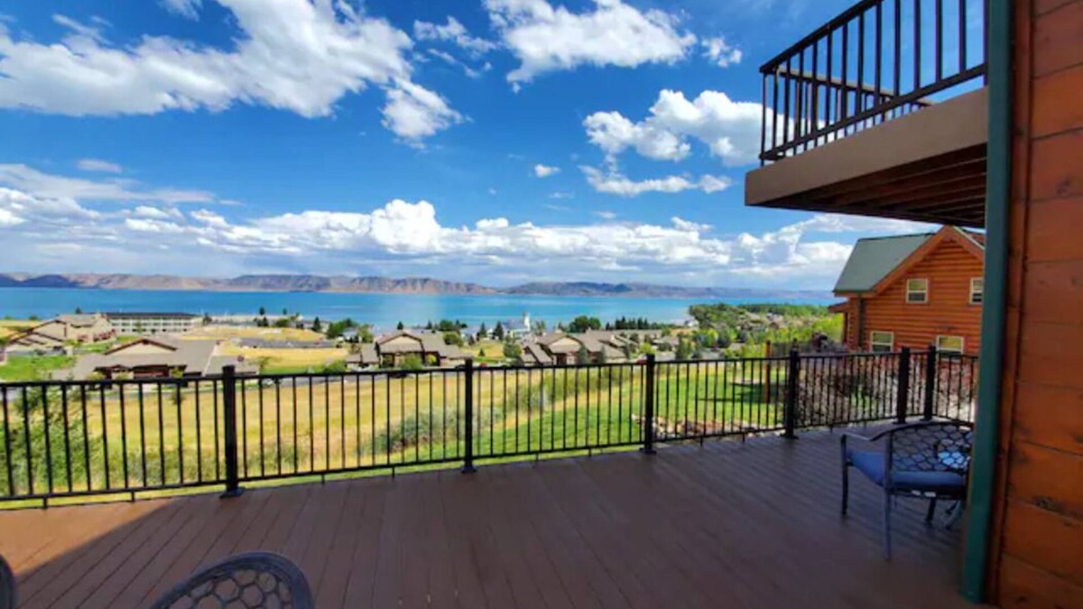 Garden City Cabin | Hot Tub, Gorgeous Lake Views, Huge Decks, Pets ok!