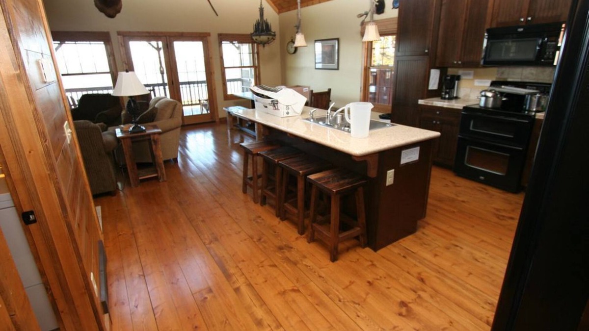 Puposky House | Hot Tub-Lake Front-Resort Amenities FREE/Pool