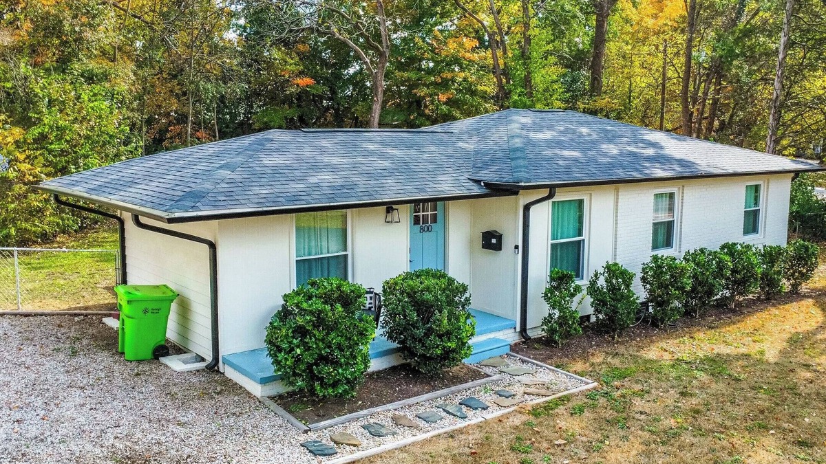 East Raleigh House | Hot Tub/Playground/Fire Pit/Backyard Retreat