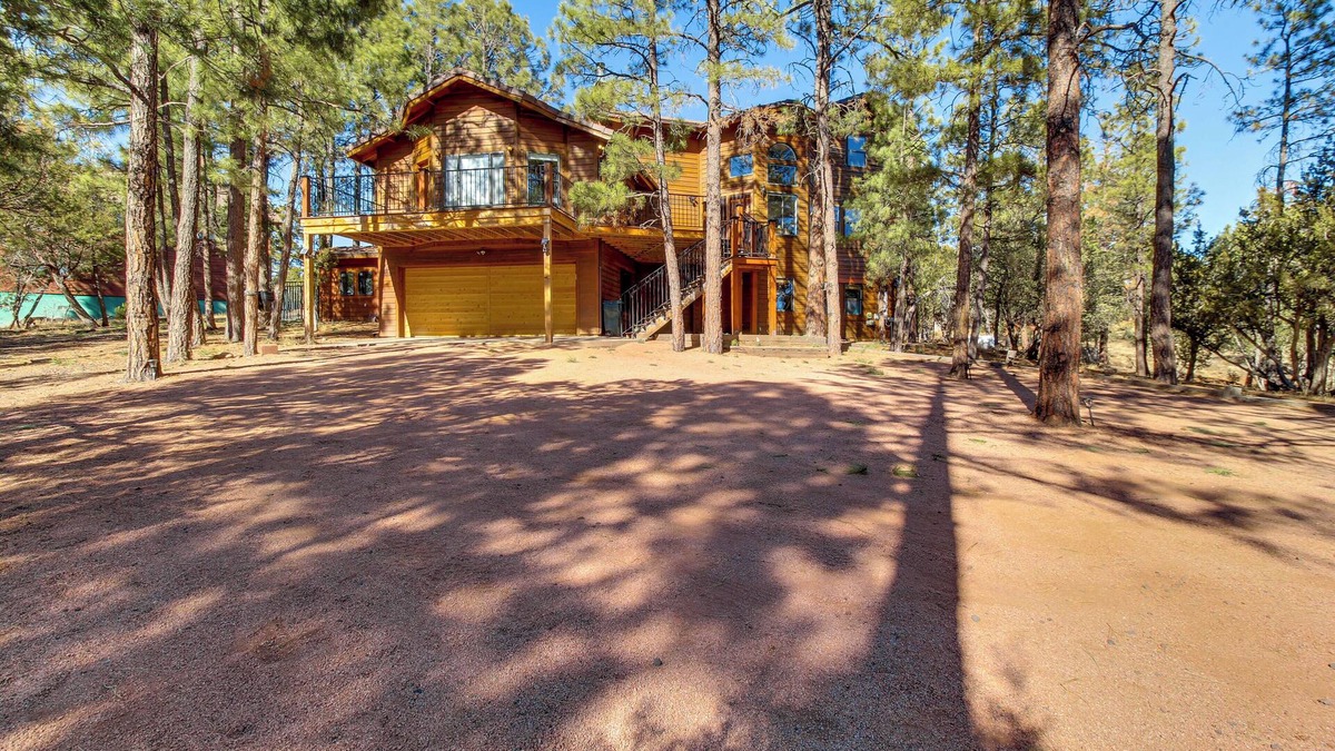 Heber Cabin | Hot Tub: 'Ponderosa Paradise' Overgaard Cabin