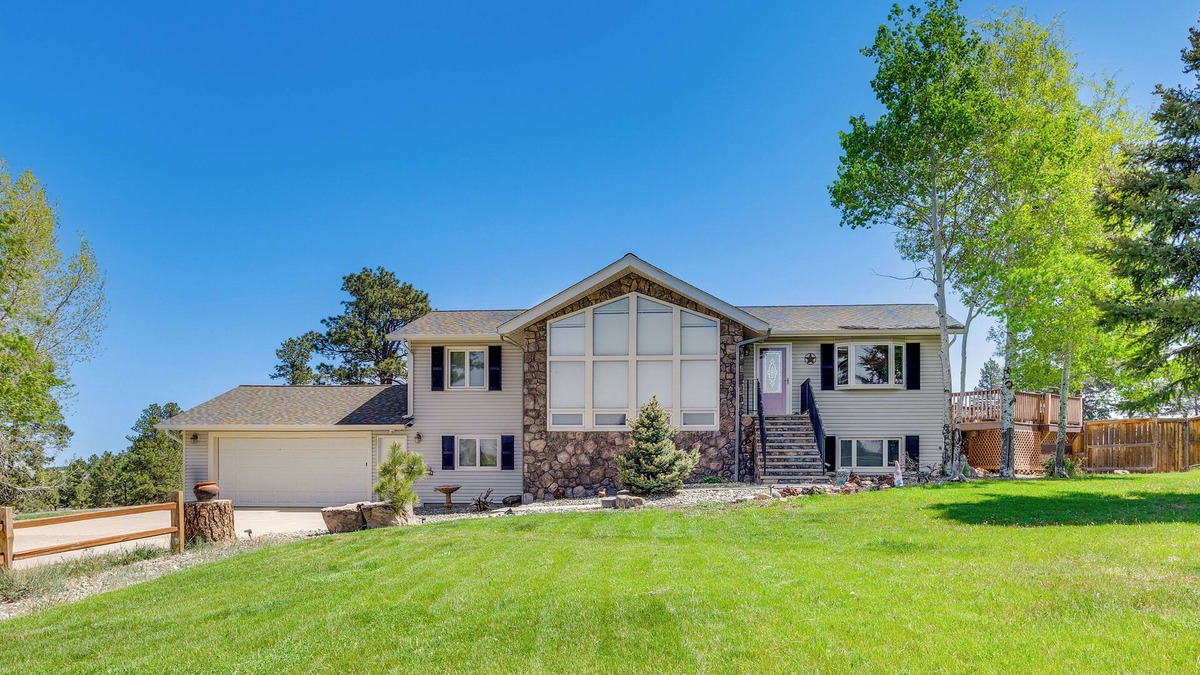 Kiowa House | Hot Tub, Pool: 40-Acre Horse Ranch in Kiowa!