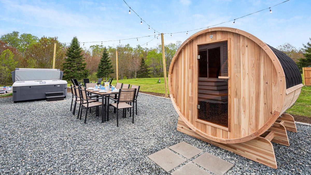 Lamoine House | Hot tub-Sauna-Game Room-Fire pit-Close to Acadia/Bar Harbor!