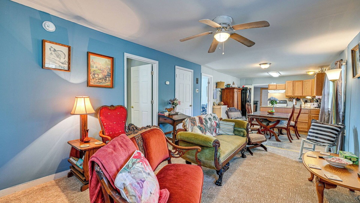 Kannapolis House | Hot Tub & Sauna: Kannapolis Bungalow