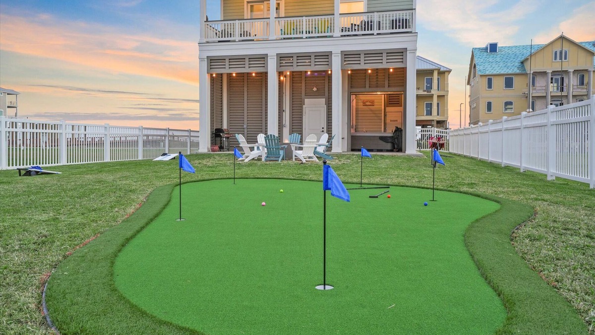 Galveston House | Hot Tub | Steps to Beach | Sauna | Putt Putt