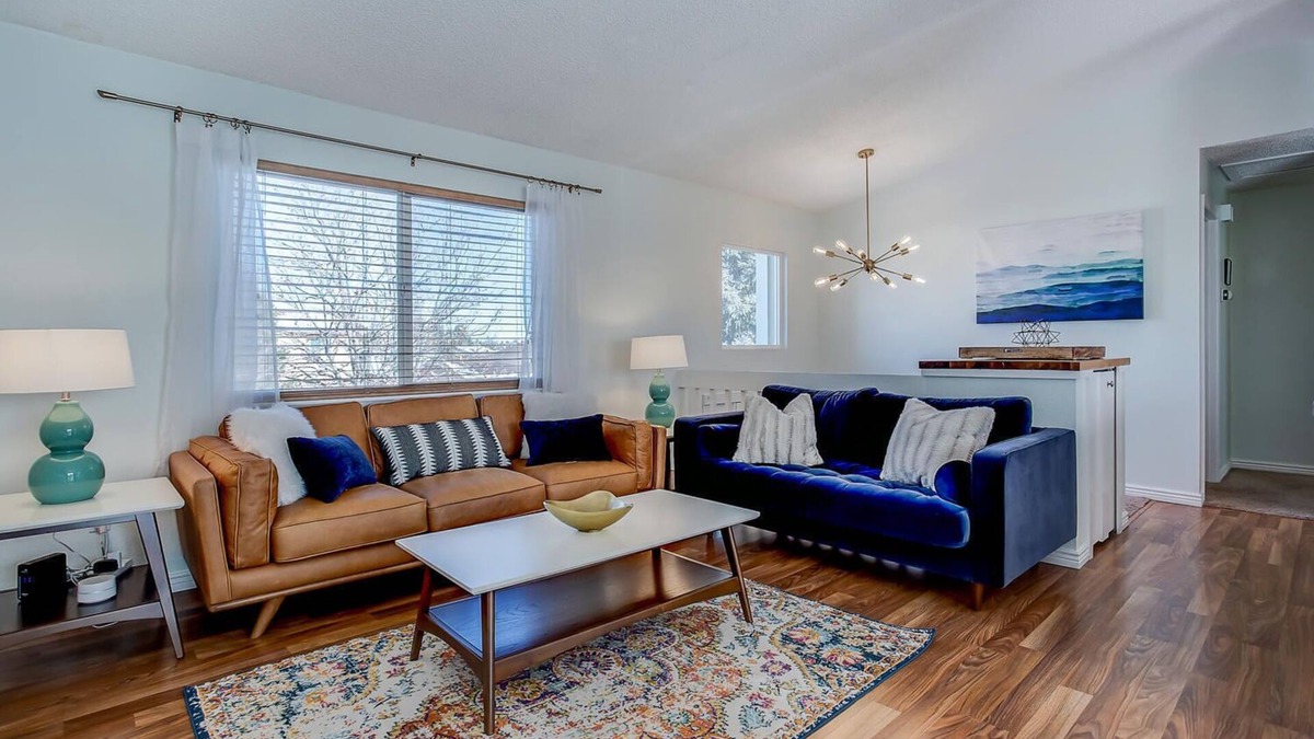 Briargate House | Hot Tub Trendy Mid-Century Modern Style 2 Kings & 2 Queens