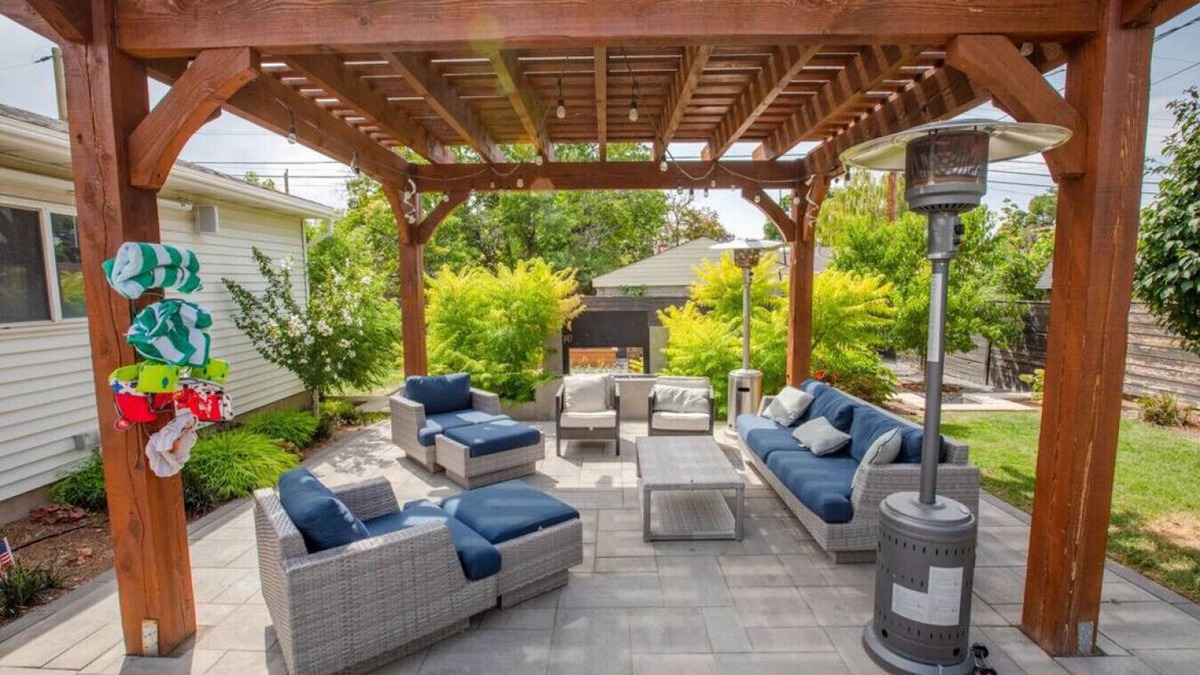 Canyon Rim House | Hot Tub |Unmatched Patio | Les Repos Home