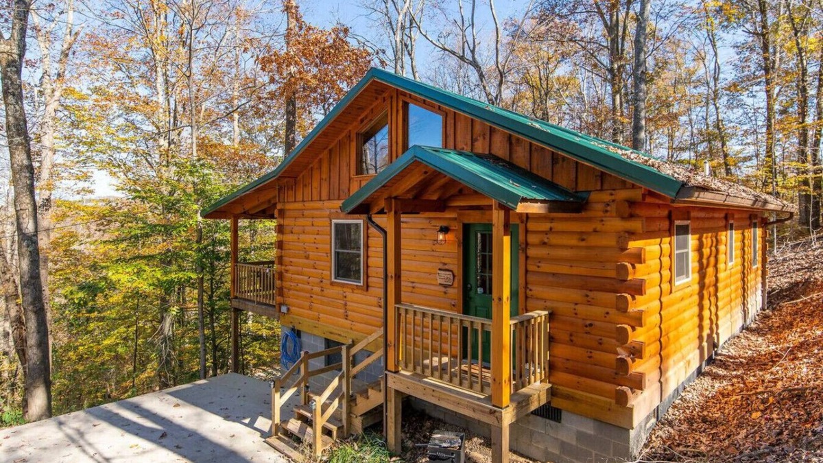 Slade Apartment | Hot Tub & WiFi - Cozy Canopy - Red River Gorge KY