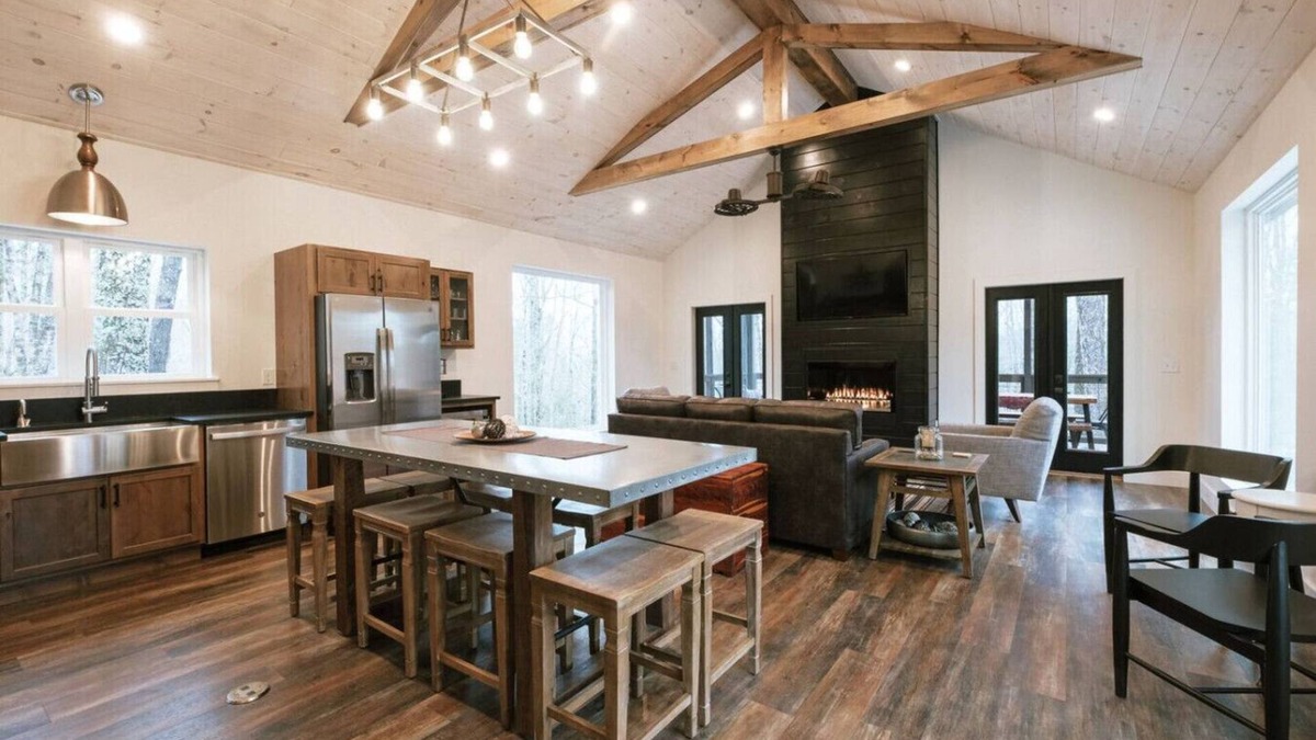 Primrose Apartment | Hot-Tub/Wifi/Fireplace - Honeysuckle Bridge
