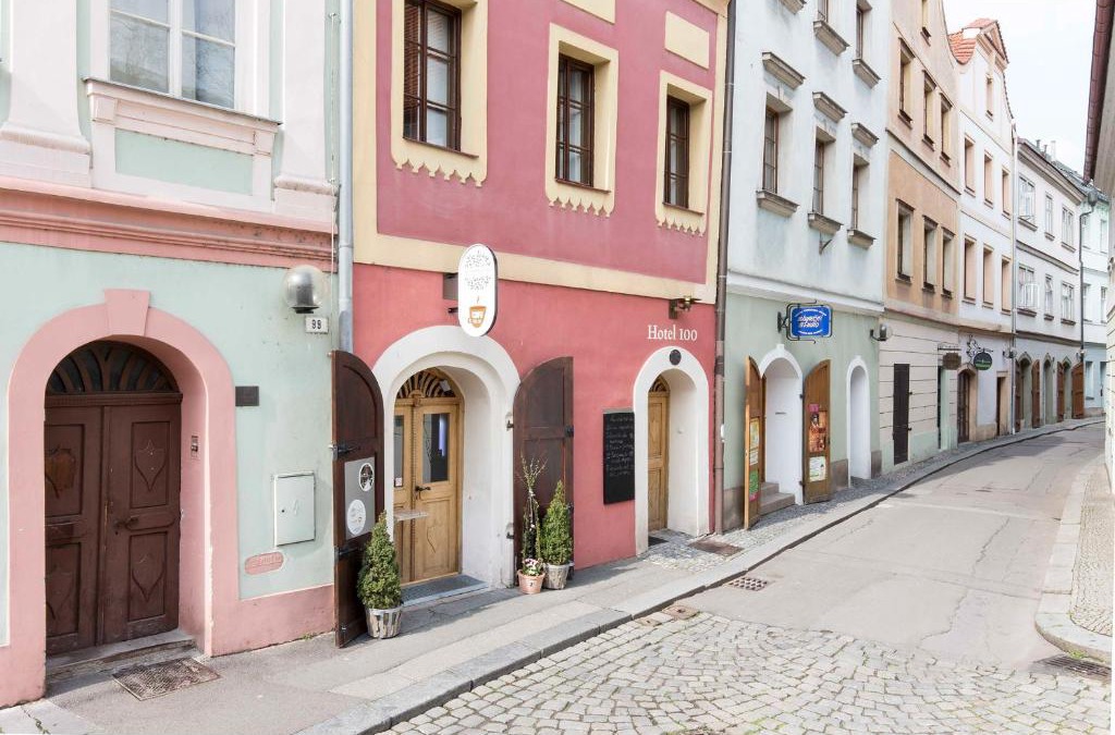 Pardubice Hotel | Hotel 100
