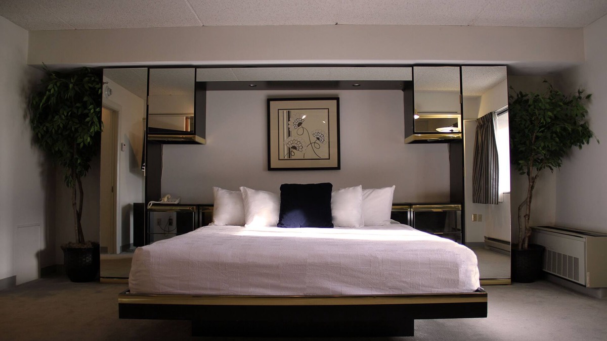 Halfway Hotel | Hotel 620