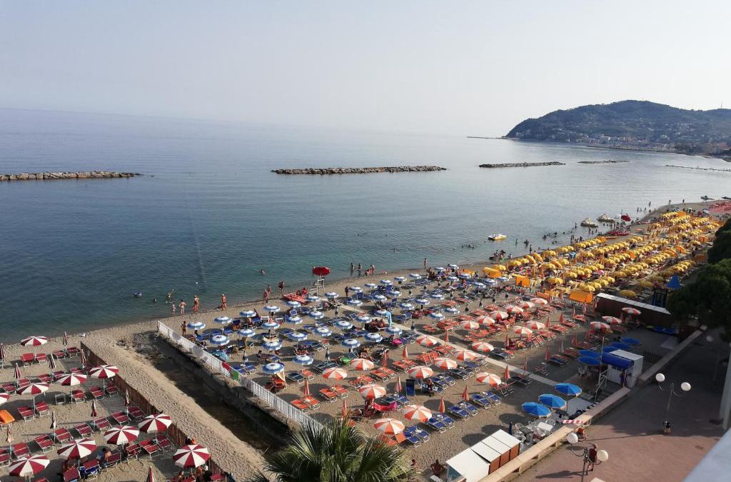 San Bartolomeo al Mare Hotel | Hotel Adrimer