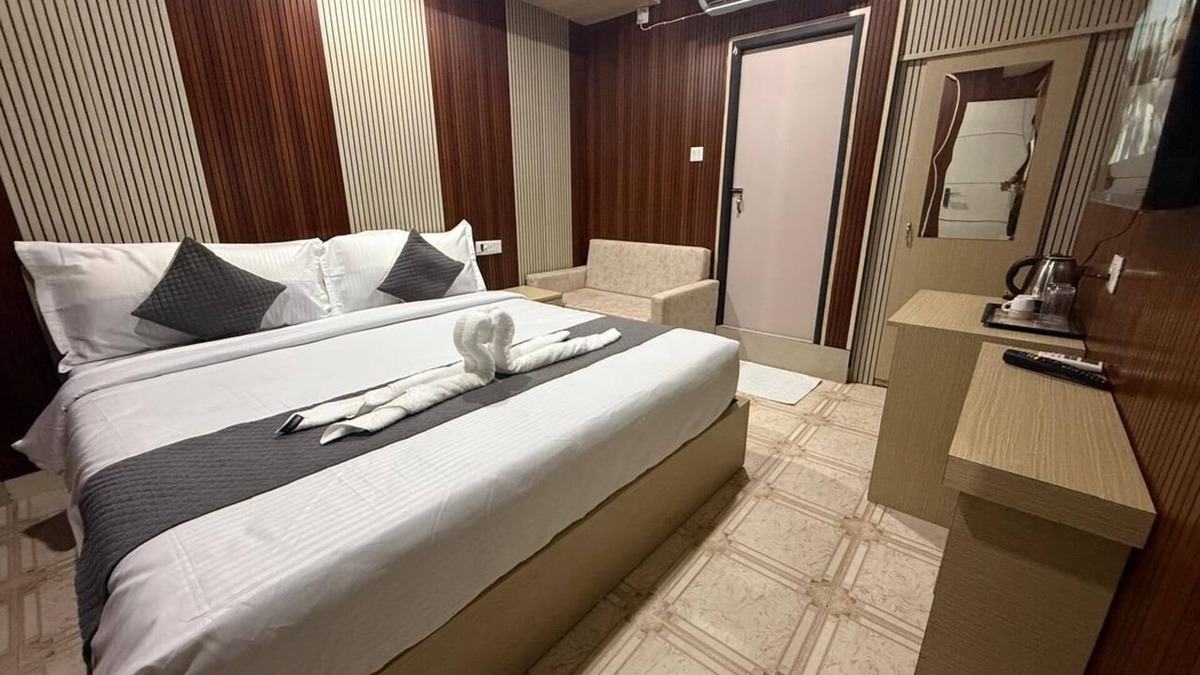 Khanapara Hotel | Hotel Alohi Grand