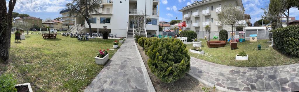 Pinarella Hotel | Hotel Amedea