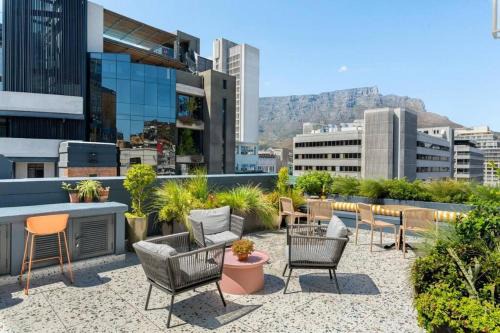Cape Town City Centre Apartment | Hotel Apt, Wifi, Roof Deck, Central CBD, 247 Power