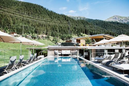 Sankt Anton am Arlberg Hotel | Hotel Arlmont 4 Stern Superior