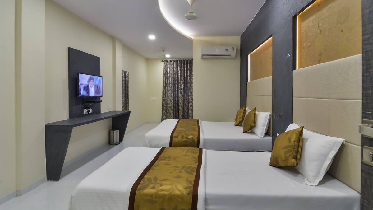 Dadar East Hotel | Hotel Aroma