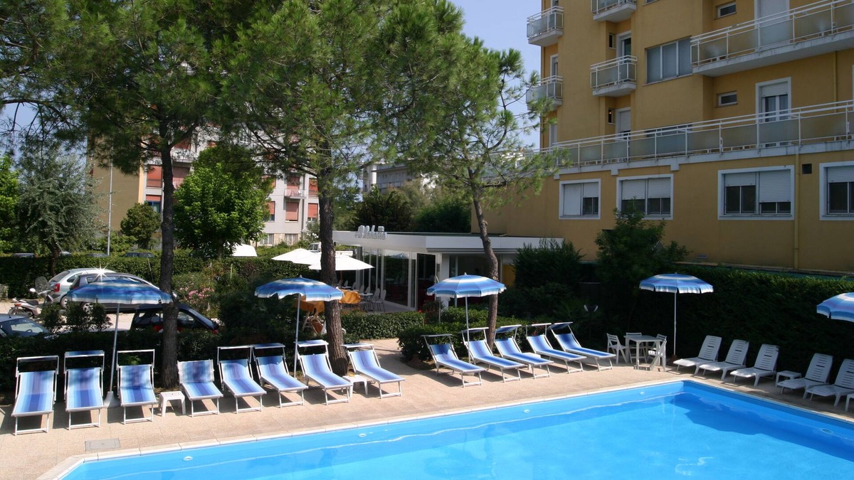 San Giuliano a Mare Hotel | Hotel Bahama
