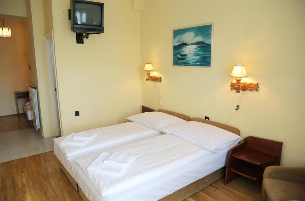 Gellert Hill Hotel | Hotel Bara Junior