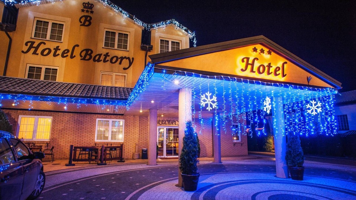 Tluszcz Hotel | Hotel Batory