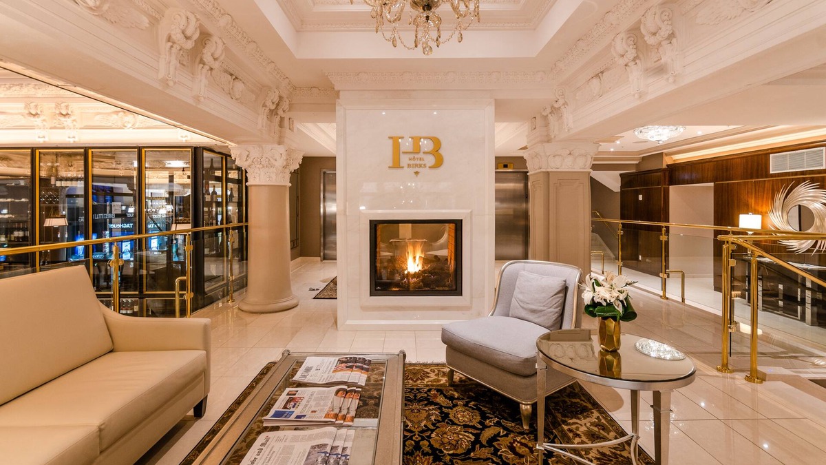Downtown Montreal Hotel | Hotel Birks Montreal