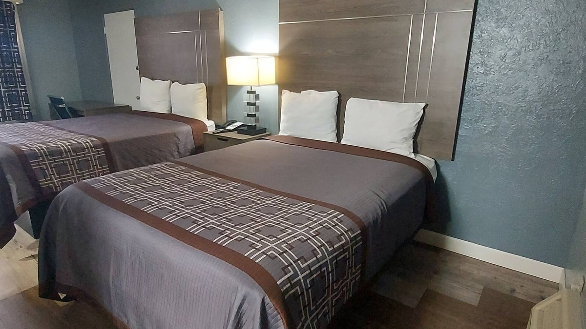 DeLand Hotel | HOTEL BLUE