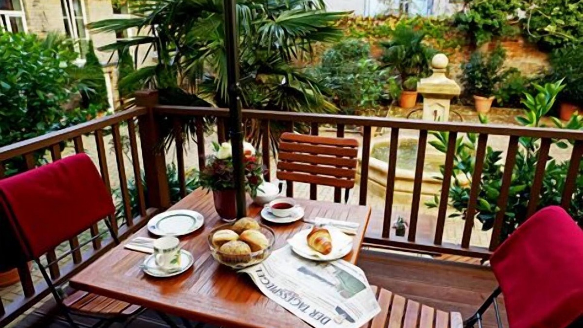 Mitte Hotel | Hotel & Boardinghouse Garden Living