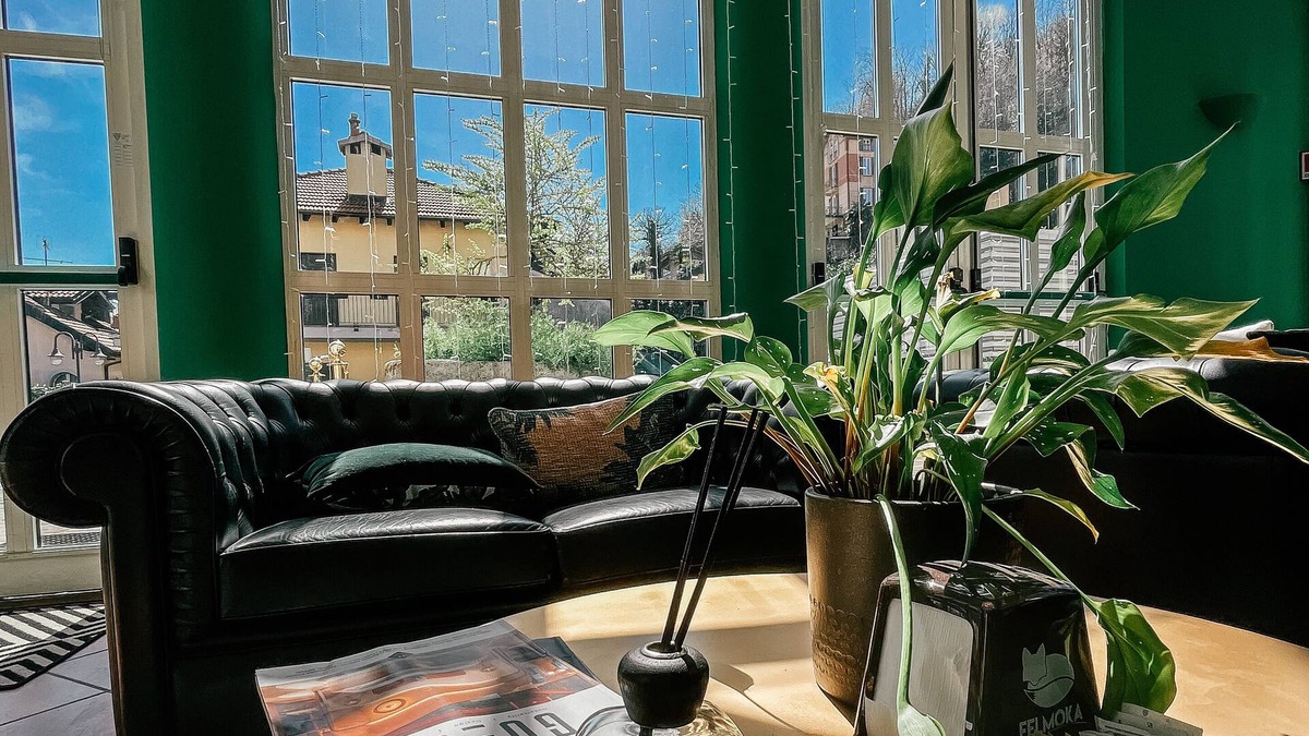 Brusimpiano Hotel | Hotel Caroline