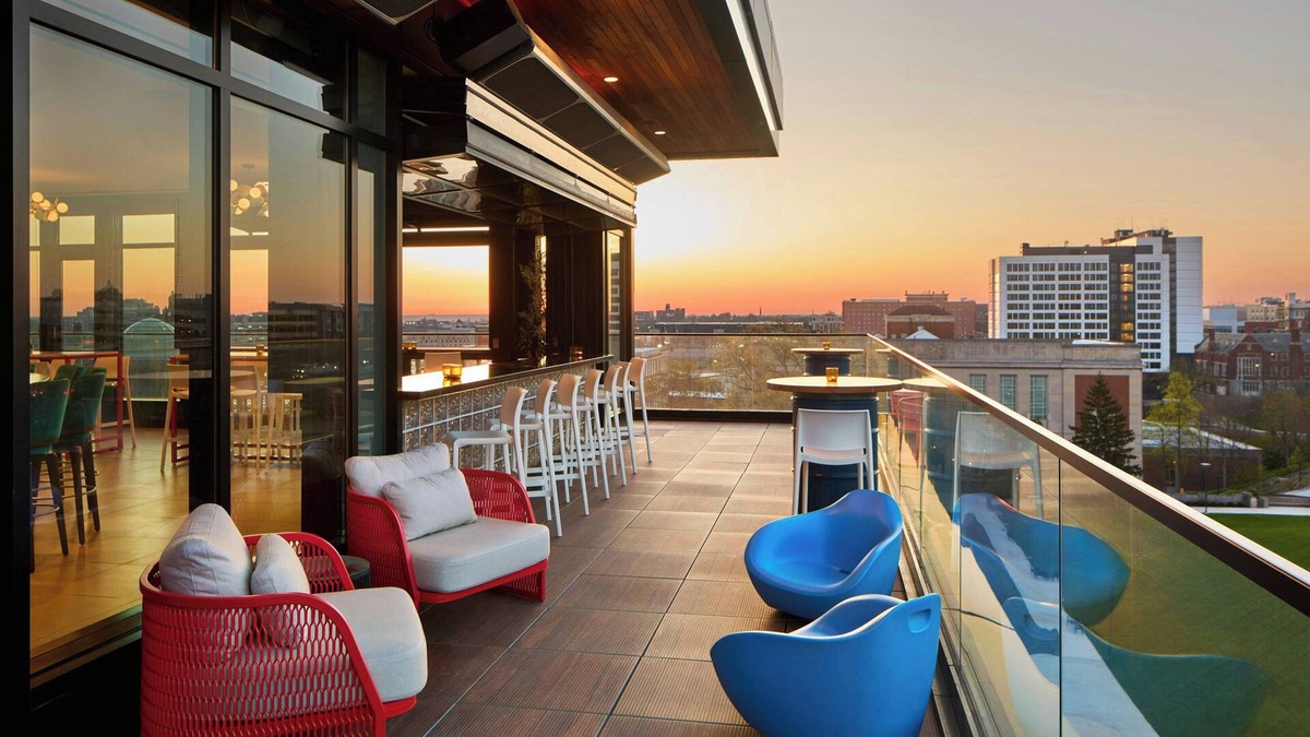 Cincinnati Hotel | Hotel Celare, Cincinnati Midtown, a Tribute Portfolio Hotel