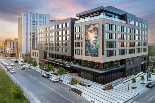 Cincinnati Hotel | Hotel Celare, Cincinnati Midtown, a Tribute Portfolio Hotel