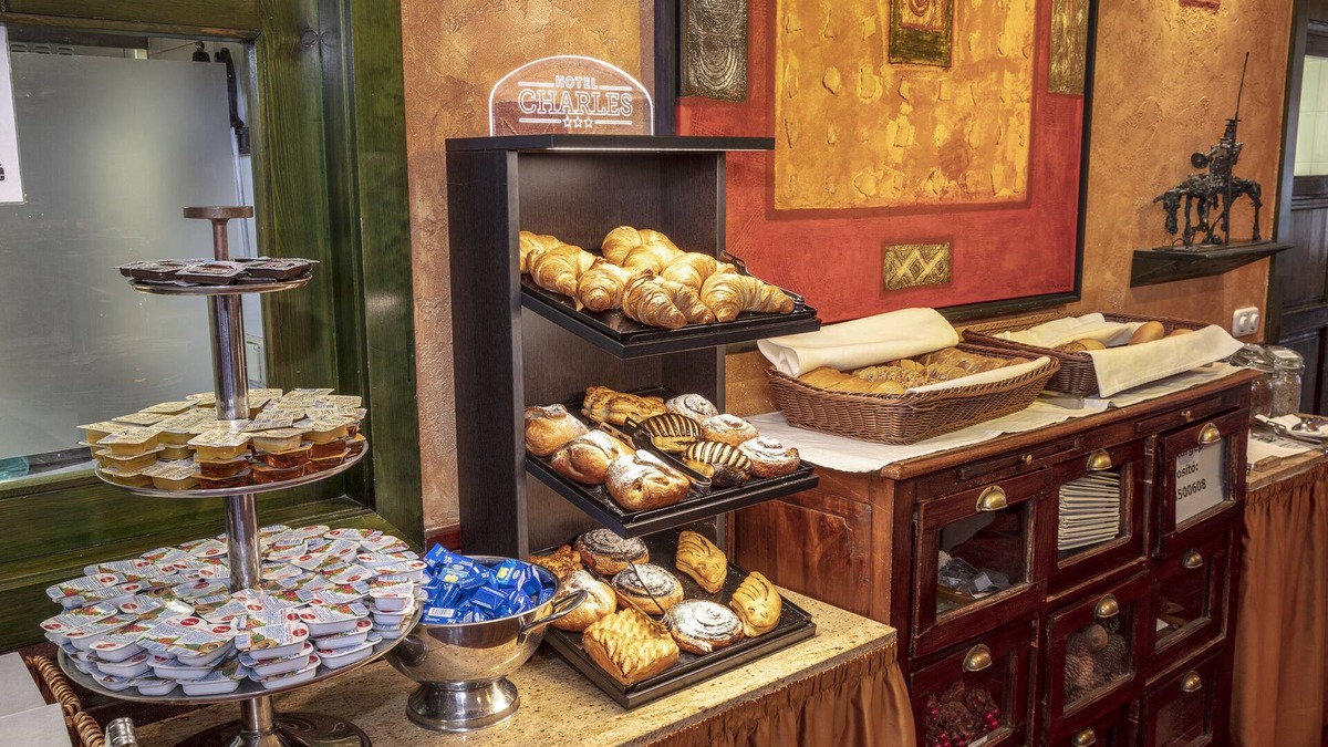 Gellert Hill Hotel | Hotel Charles